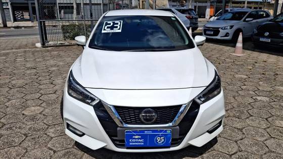 NISSAN VERSA 1.6 16V FLEX EXCLUSIVE XTRONIC NISSAN VERSA 1.6 16V FLEX EXCLUSIVE XTRONIC